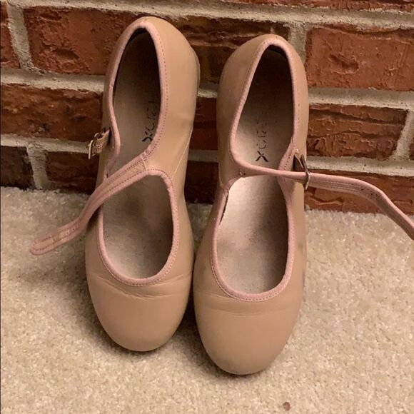 Capezio Tan Tap Shoes Size 6.5 – Classic Style with Plenty of Life! 👞✨ - Picture 1 of 8